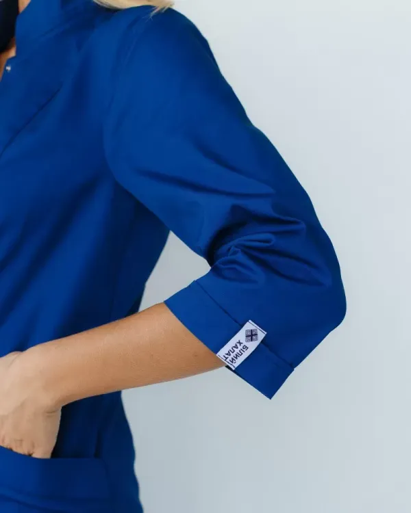 Медична сорочка жіноча Сакура колір сапфір-червоний