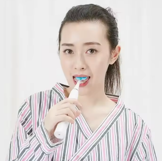 Логопедический электрический массажер для мышц языка и рта.