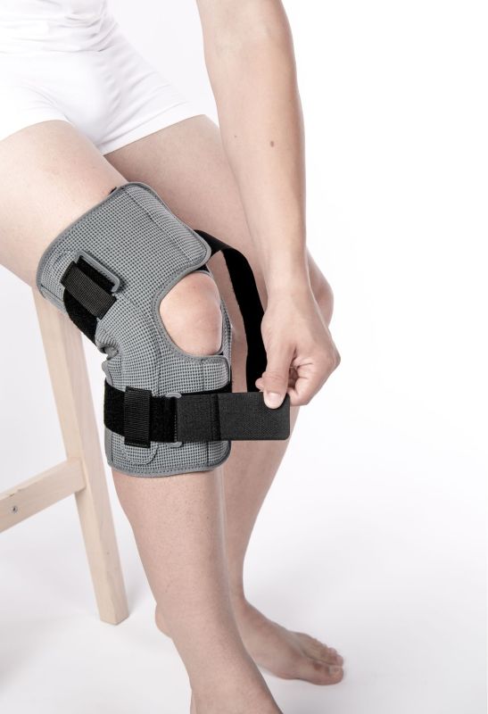 Бандаж фіксуючий на колінний суглоб Knee Brace Short, ORT-90101, Orthoteh (Болгарія)