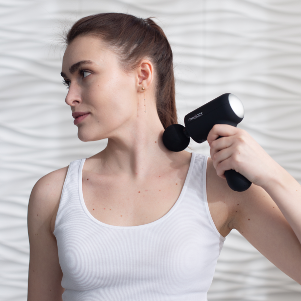 Перкусійний масажер для тіла і м'язів Medica+ MassHand Pro 4.0 Black